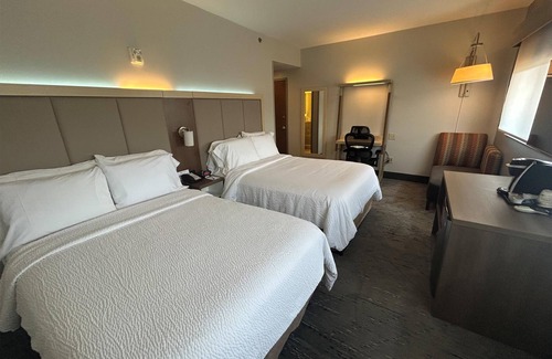 Flower Hill Hotel | Best Western Roslyn-Long Island Hotel