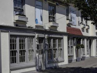 Weybridge Hotel | Best Western Ship Hotel