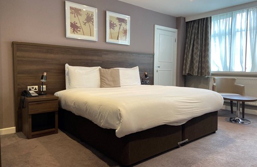 Weybridge Hotel | Best Western Ship Hotel