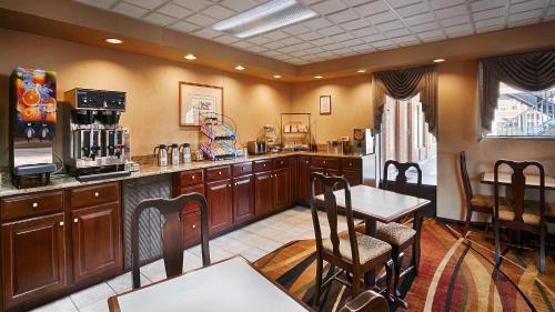 Cookeville Hotel | Best Western Thunderbird Motel