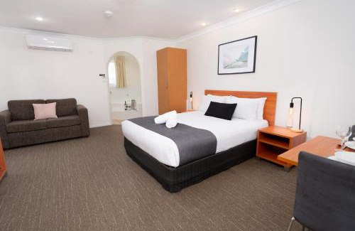 Newtown Hotel | Best Western Tuscany on Tor Motor Inn