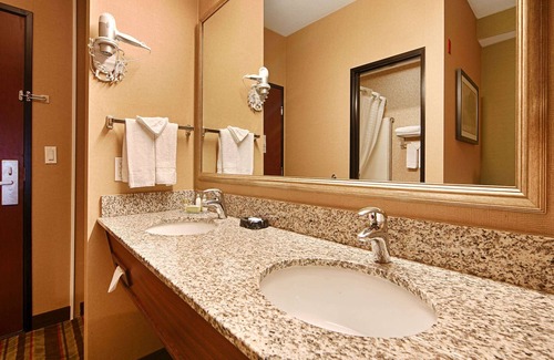 Wilsonville Hotel | Best Western Wilsonville Inn & Suites