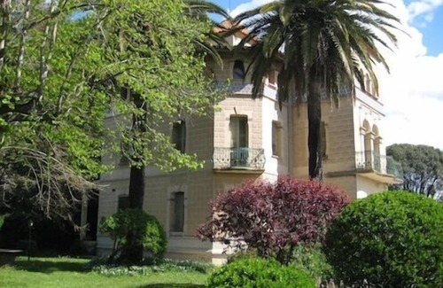 Santa Maria de Palautordera Cottage | Between Girona and Barcelona, 15 people. Beautiful garden, large house and swimming pool.