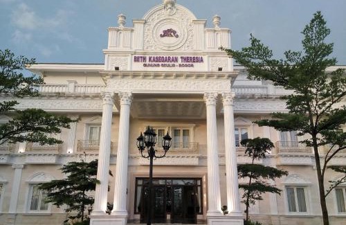 Sukaraja Hotel | Beth Kasegaran Theresia
