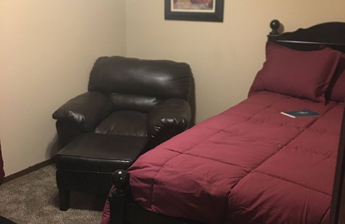 Northwest Heights House | Bethel Home - 3 Bed 2 Bath
