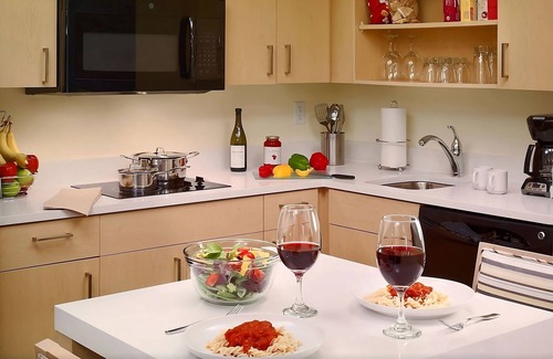 Monmouth Junction Resort | Better Choice for your Vacation! Pet-Friendly, w/Pool, Near Grover Park