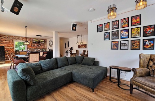 Altusried Apartment | better I industrial apartment I home theater