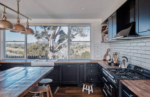 Black Mountain House | Betty - Black Mountain House
