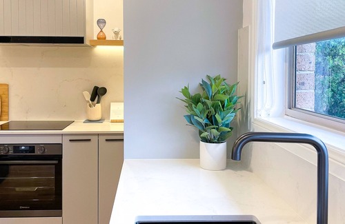Lake Illawarra House | Betty: Luxe at the seaside - Lake Illawarra foreshore and Warilla Beach