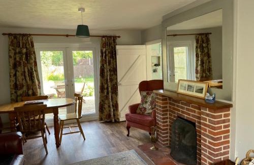 Swafield House | Betty's Cottage - Traditional Norfolk Farm Cottage