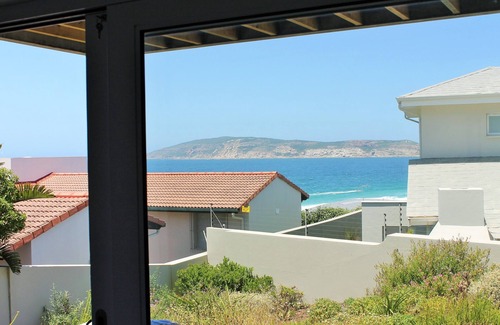 Robberg Beach House | Betty