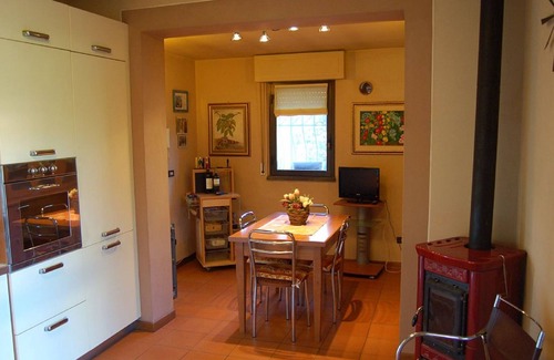 Mologno House | Betulla, Barga! Private beach style pool, WIFI, walk to bars/restaurants!