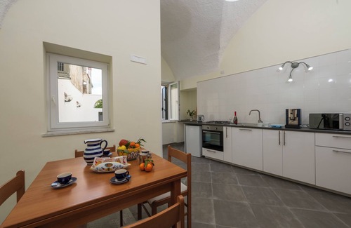 Conca dei Marini Apartment | BETWEEN AMALFI & POSITANO, BIS SEA VIEW HOUSE, FREE WIFI, A/C, ONLY 12 STEPS
