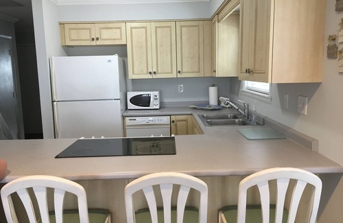 South End Condo | Between the Shores-Just a few steps away from ocean or sound