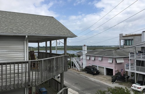 South End Condo | Between the Shores-Just a few steps away from ocean or sound