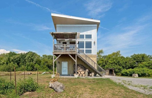Wellington Cabin | Between the Vines