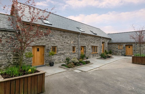 Llanycil House | Beudy Llew Coch - One Bedroom House, Sleeps 2