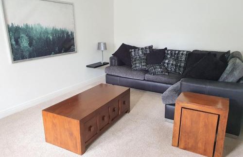 Beverley House | Beverley Central Townhouse Free Parking Sleeps 8