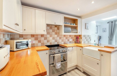 Thornton Dale Cottage | Beverley House - UK43519