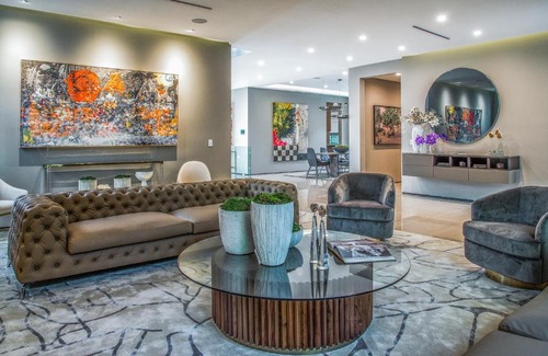 The Flats Villa | Beverly Hills Majestic Modern Mansion