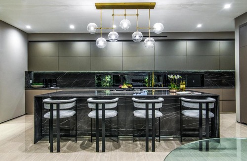 The Flats Villa | Beverly Hills Majestic Modern Mansion