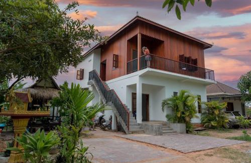 Siem Reap House | Beyond Angkor Homestay - Private Floor 2-Bedroom & Living Room