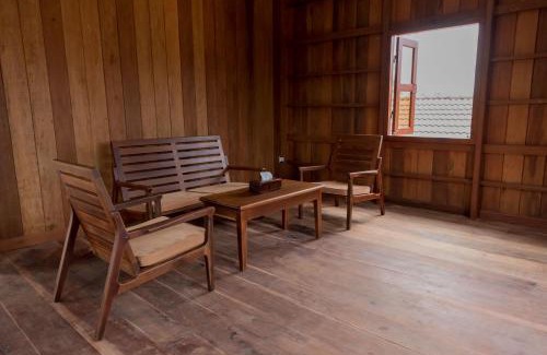 Siem Reap House | Beyond Angkor Homestay - Private Floor 2-Bedroom & Living Room