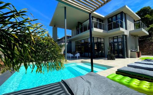Paradise Villa | Beyond Paradise