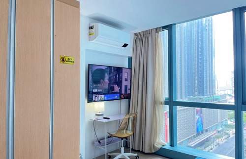 Pinagsama Condo | BGC Cozy Condo - Pool & Wi-Fi - Suite 14