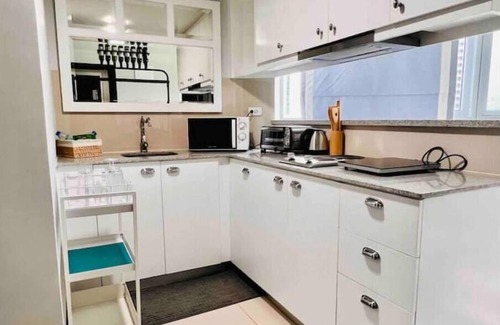 Pinagsama Condo | BGC Luxury Condo - Balcony, Pool, Wi-Fi - Suite 8