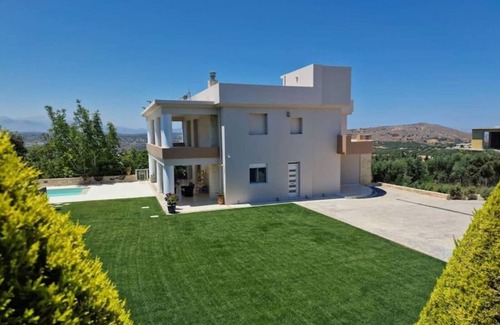 Epano Vathia Villa | BH201 - R - Villa Heraklion /coordinates: 35.287991, 25.232259