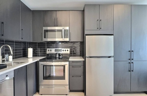 Five Points South Apartment | Bham Studio Retreat | Walk to UAB & Dining
