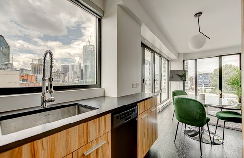 Griffintown Apartment | Bienvenue Dans Notre Appartement Lumineux en Plein Cœur du Centre-ville !