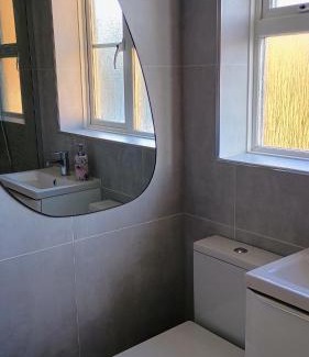 Newhaven House | BIENVENUE in NEWHAVEN Luxury superking OR standard OR budget rooms