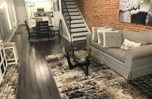 Riverside House | Big 3 story house near stadiums, aquarium, museums, 5 bedrooms, parking