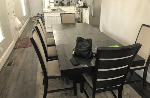 Riverside House | Big 3 story house near stadiums, aquarium, museums, 5 bedrooms, parking