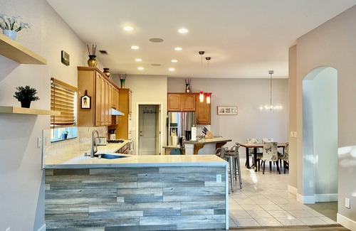 North Natomas House | Big 4 bedroom house with parkview 15 min to airport or downtown