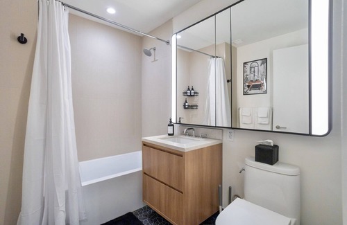 Port Morris Apartment | Big Apple Stylish Getaway - 3 Mins to NYC