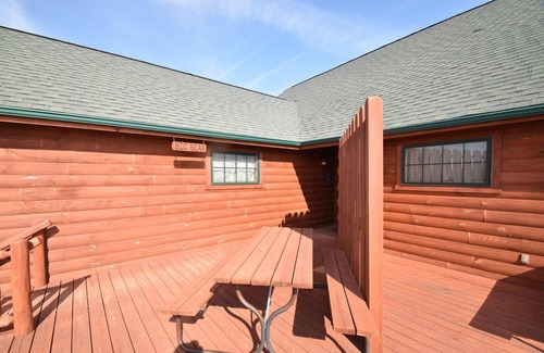 Moravia Cabin | Big Bear - Sleeps up to 8 - Handicap Accessible