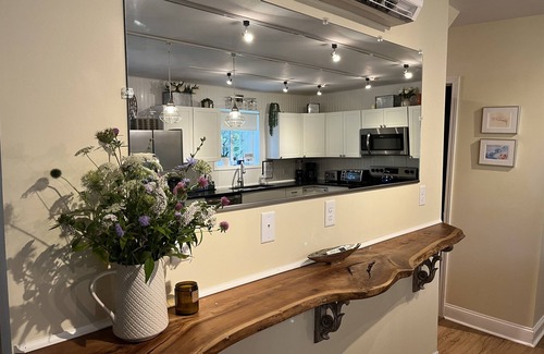 Hartwick House | Big Blue - 8 bedroom/8 baths, Recent renovation, 10 minute to Dreams Park