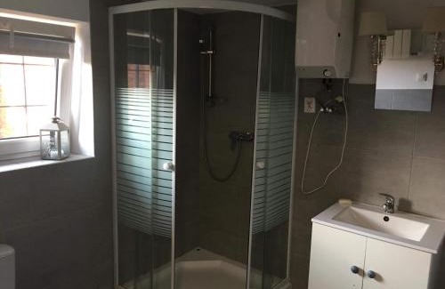 Warsaw Apartment | BIG CALM APART HOTEL 15min WARSAW 6pers WiFi Fireplace Garden Grill
