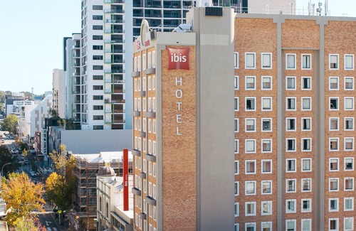 Perth Central Business District Apartment | Big City Life - You are the center !