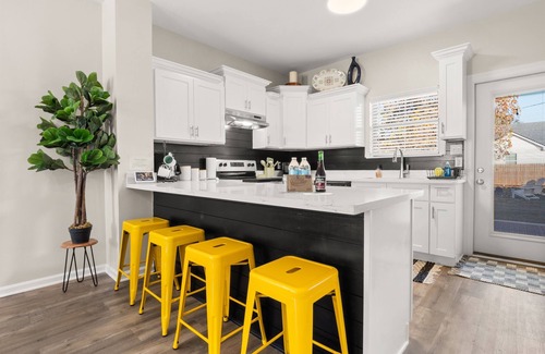 Lake Charles House | Big Fam Lodge Townhomes - Near Casinos & Golf - Sleeps 24