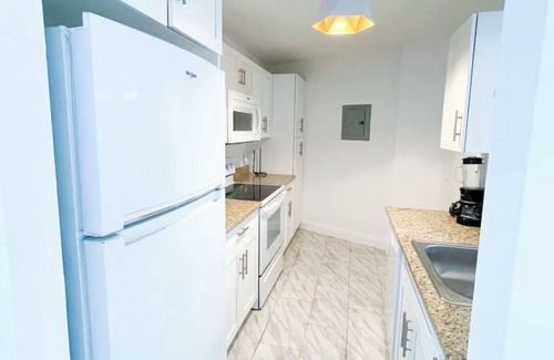 City Center Condo | Big family apartment in South beach with free parking