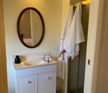 Shire of Stanthorpe Bed & Breakfast | Big Fella Wines & Farmstay