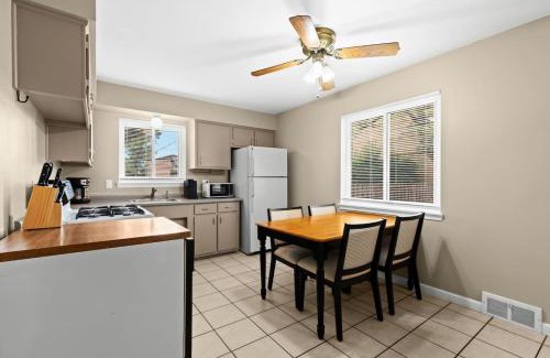 Dearborn Heights House | Big Fenced Backyard Sleeps 8