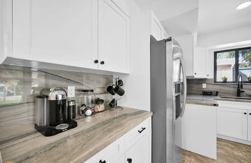 South New River Isles House | Big Fun! 3 Bd Pool House on the Water