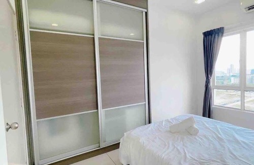 Taman Sri Endah Apartment | Big Happy Family @ Sri Petaling/Axiata Stadium