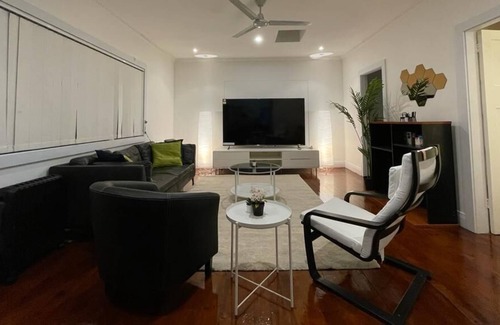 Hurstville House | Big House + Home Cinema & Queen Beds