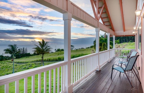 Ninole House | Big Island Getaway, Ocean View Paradise